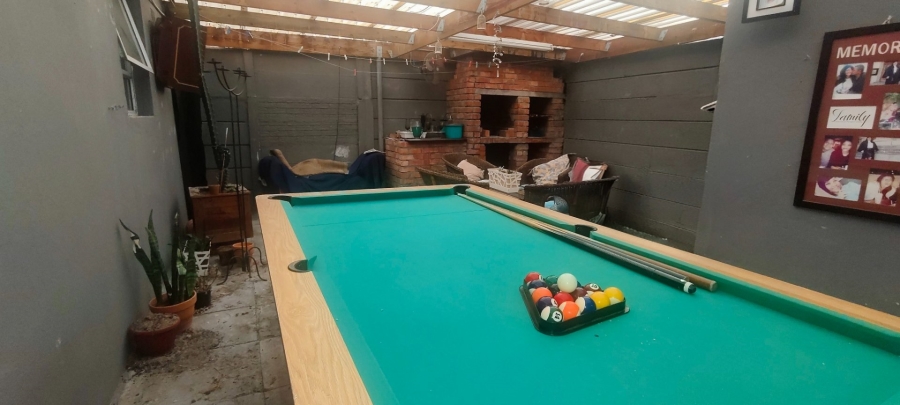 3 Bedroom Property for Sale in Portlands Western Cape